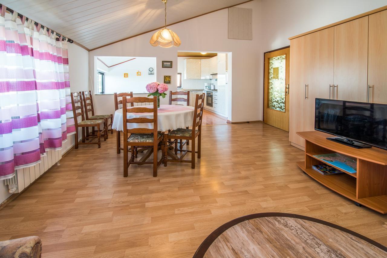 Apartment Sandra Krk Krk Town Eksteriør billede
